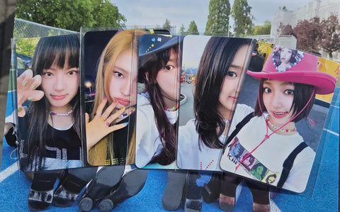 KiiiKiii Kiki Dancing Alone All Attendance Broadcast Photocard Set