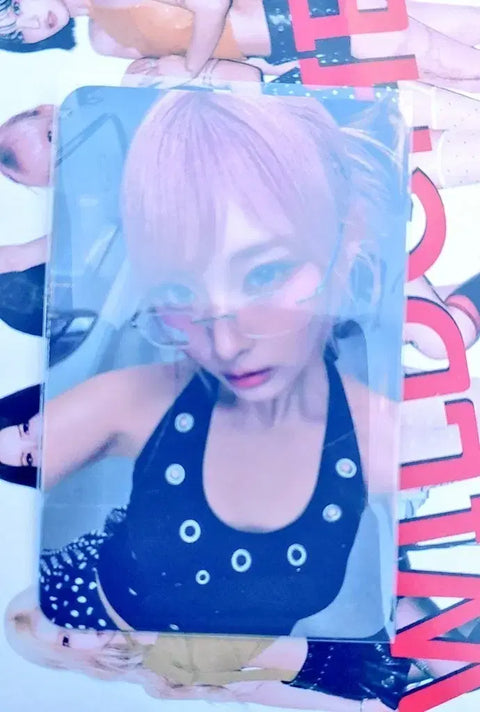 Selling Ichillin official photocard.