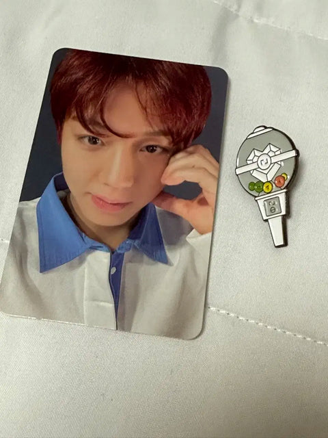 Park Jihoon cheering stick Bbopbong badge