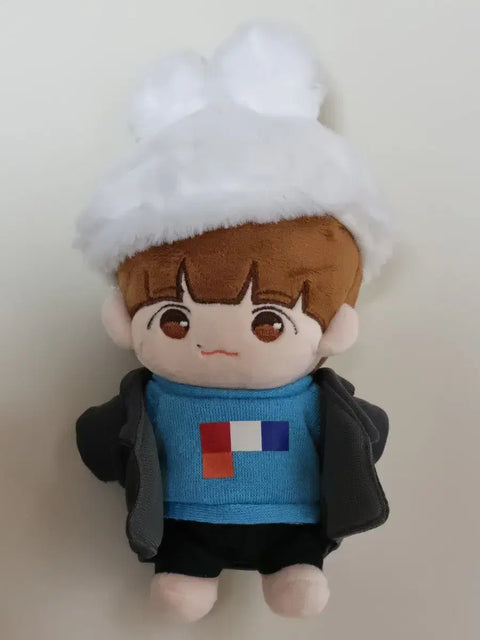 Selling EXO Baekhyun 15cm doll, Roll Bangkyun full set, full outfit.