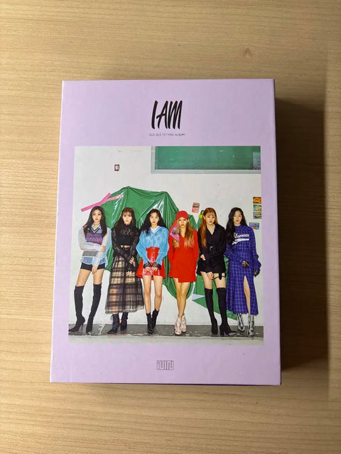 (G)I-DLE I AM LATATA album