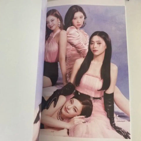 ITZY Checkmate Sneakers Mini Album