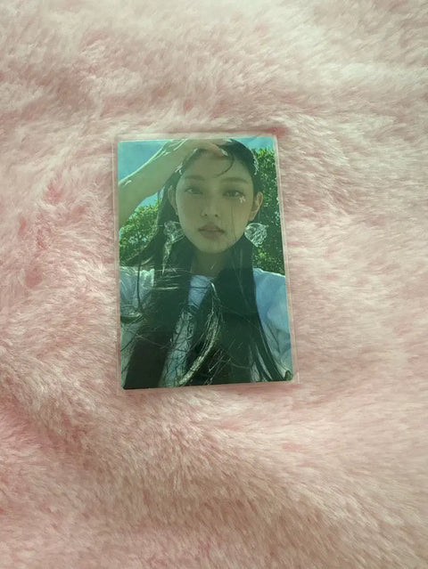 Selling NewJeans Haerin photocard.