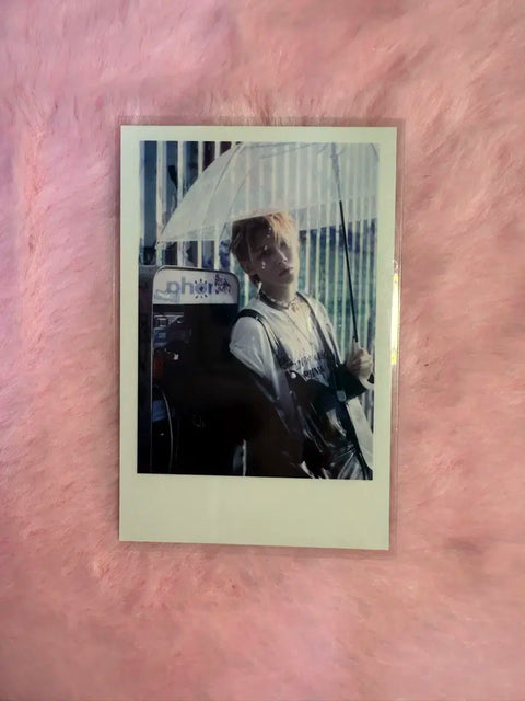 Selling TXT Yeonjun photocard.