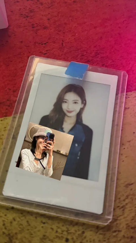있지 리아 싸인 폴라

Itzy Lia signed polaroid