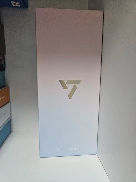 Seventeen light stick
