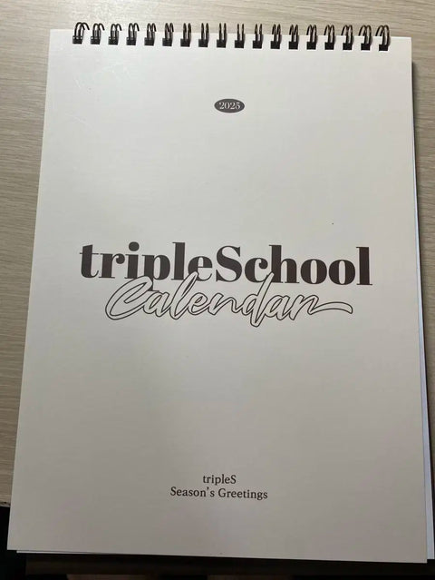 tripleS Season's Greetings Calendar