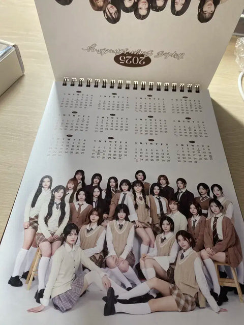 tripleS Season's Greetings Calendar