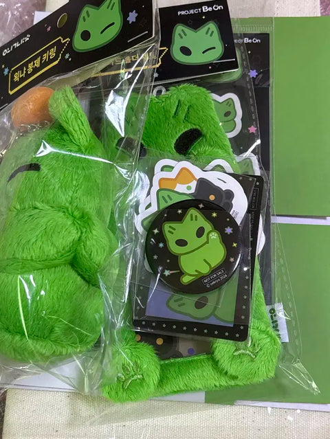 Selling Waknya Tumblbug Goods as a Set