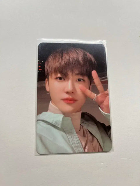 Selling Universe JaeMin photo card.