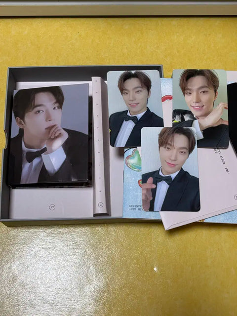 Seventeen Dino FML Carat Version photocard album