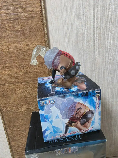 Selling One Piece figures, 10 types + 1.