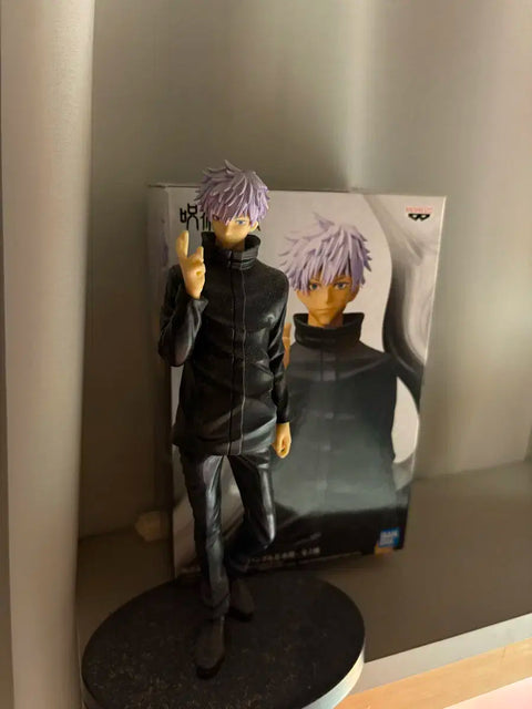 Gojo figure
