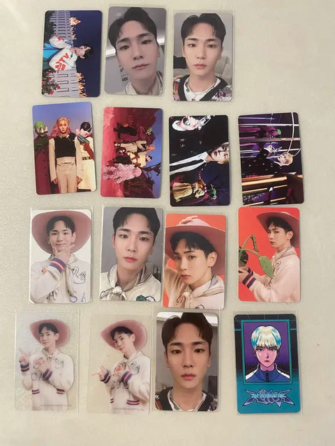 Selling SHINee Key official merchandise as a set.