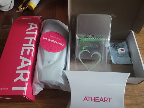 Selling ATHEART tumbler + keyring + pouch set + photo card set.