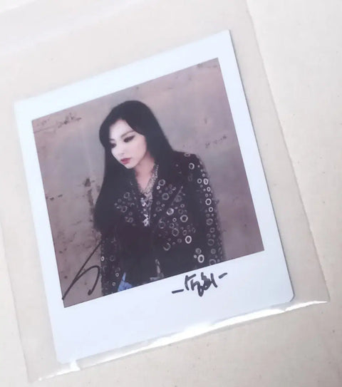 bvndit Sondhee signed polaroid