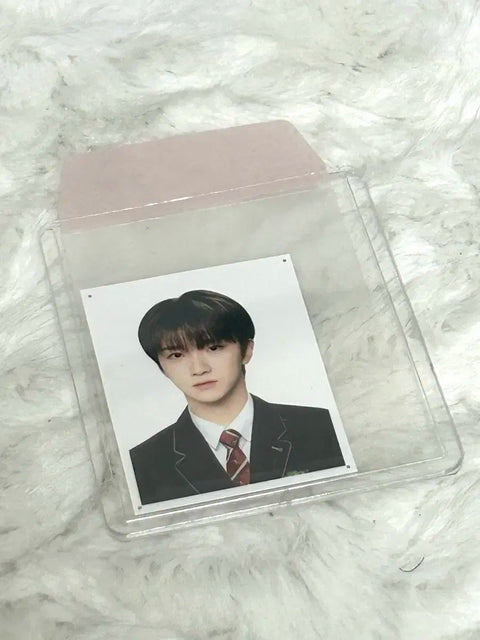 Selling BoyNextDoor photocard(s).