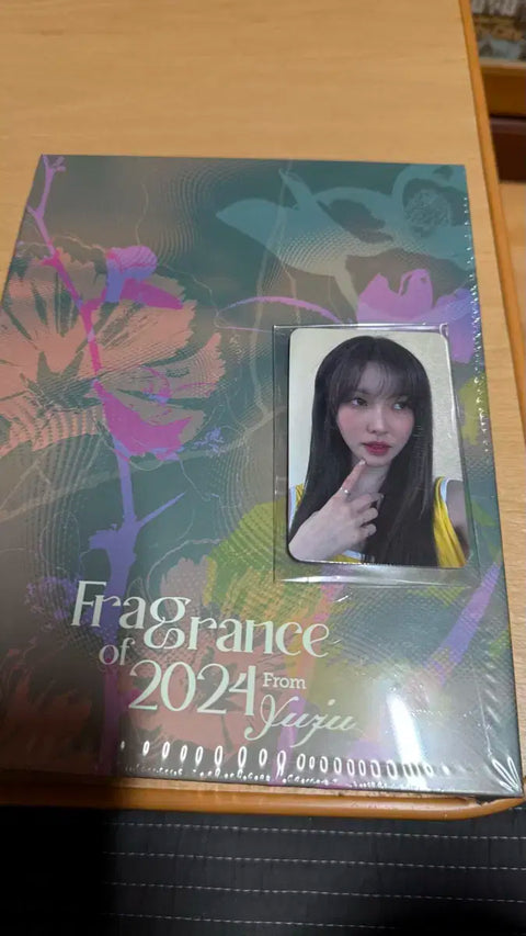 Girlfriend Yuju 2024 Season's Greetings Unopened