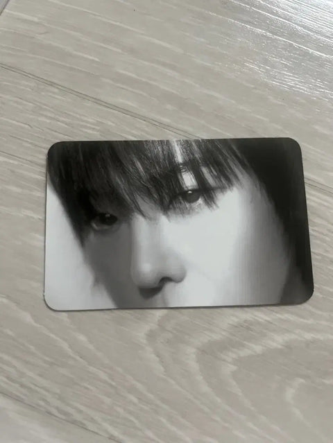 GD Übermensch Photocard Album + Special Gift Photocard