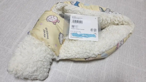 Chiikawa Warm and Soft Scarf Pastel Yellow Padded Neck Scarf Muffler Monjyakwi