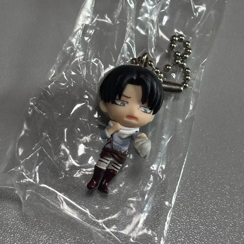Attack on Titan Levi Cleaning Figure Keychain