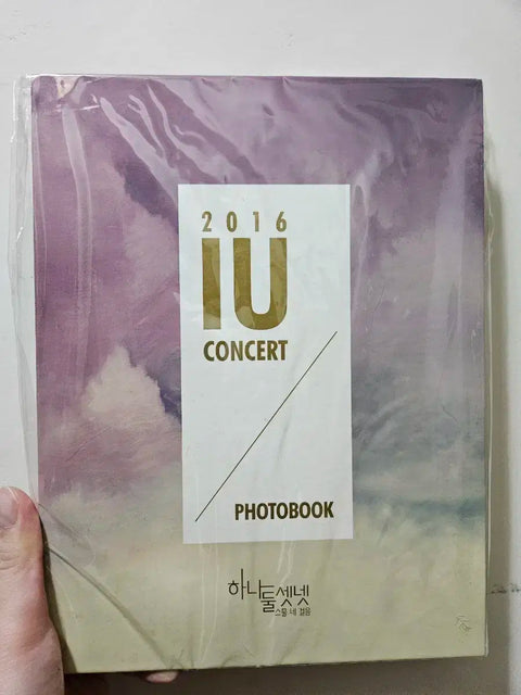 K-POP・アジア IU 2016 CONCERT PHOTOBOOK IU 2016 Concert Photobook Unopened – RINGKO