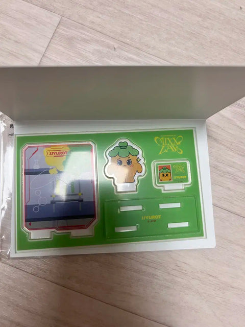 Jiwu Acrylic Stand
