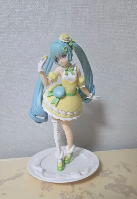 Hatsune Miku Macaron Figure