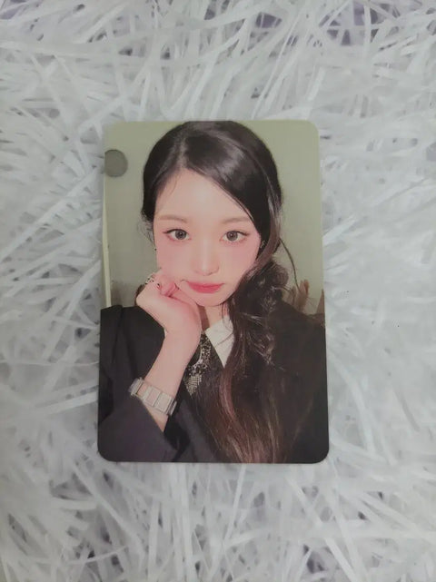 I'm selling/transferring Ive EMpathy Attitude Fansign Wonyoung photocard.