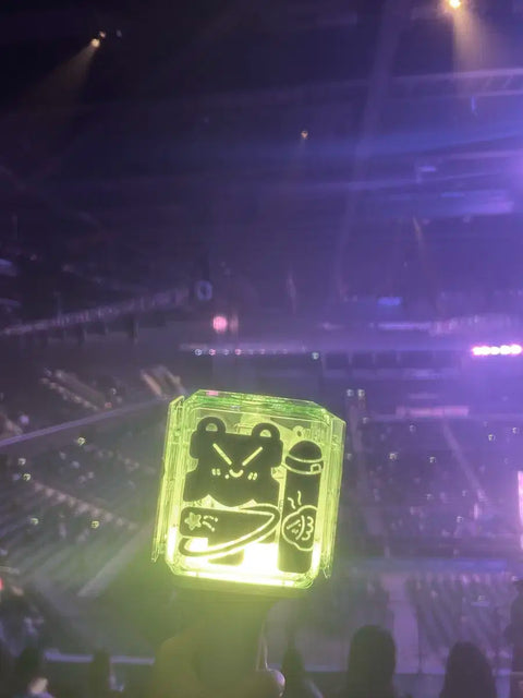 Selling NCT Dream light stick.
