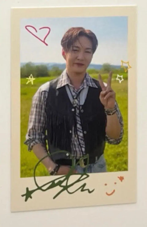 I'm transferring Lee Chang-sub Everline polaroid!
