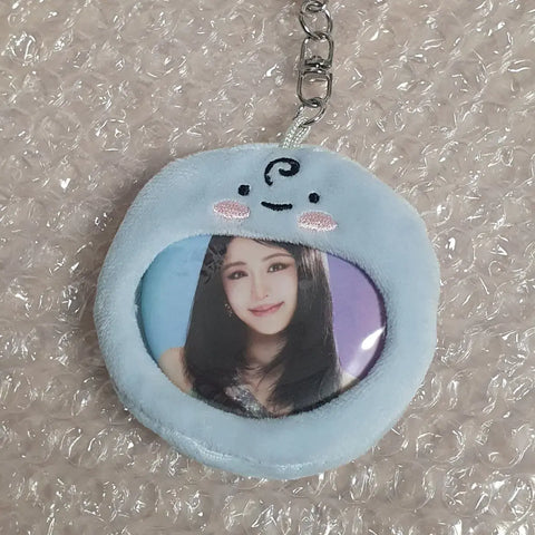 LE SSERAFIM Huh Yunjin HazyMon Can Badge Keyring
