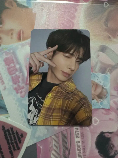 TXT Weverse Taehyun photocard