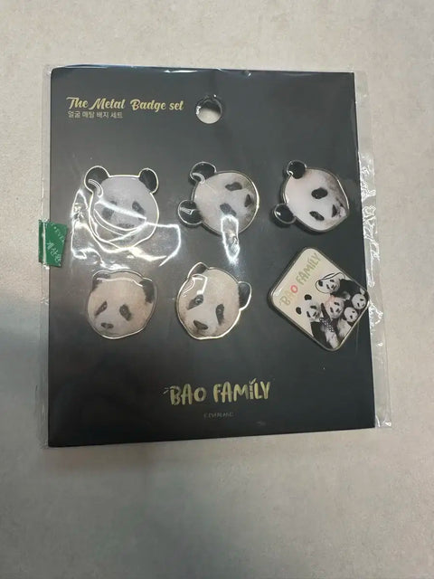 Bao Family Face Metal Badge Set Fu Bao Badge