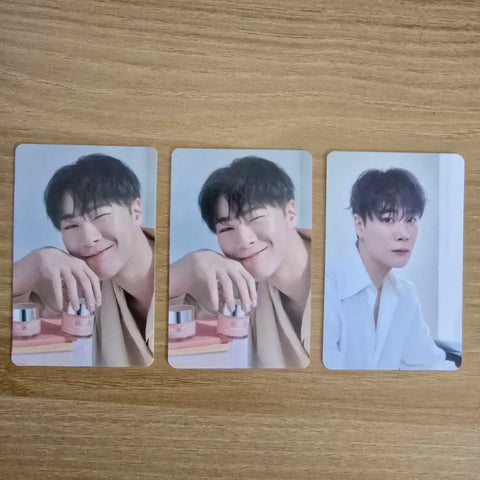 Astro Moonbin Clinique photocard 3-piece set for sale