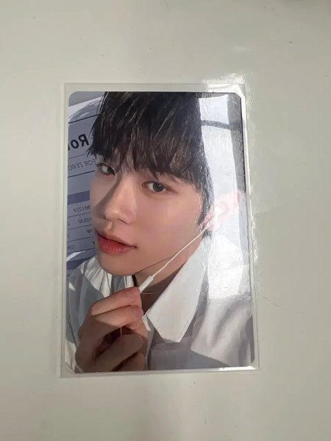Selling ZEROBASEONE Taerae's photocard.
