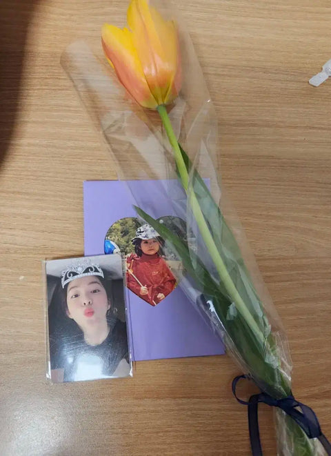 Selling Irene's 2023 birthday party photocard, invitation, and sticker.