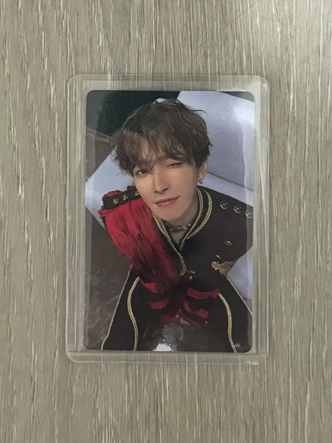 Ateez Hongjoong insane wink photocard