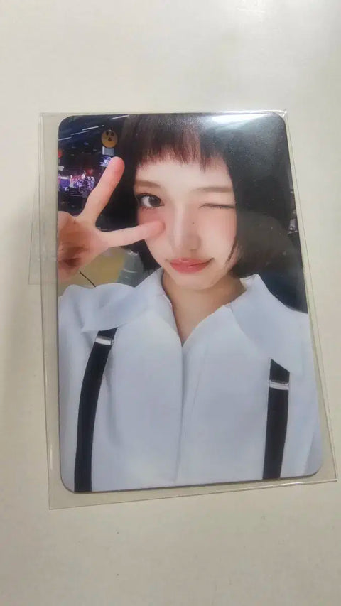 Kiki Jiyu dancing alone Week 3 broadcast photocard for sale.