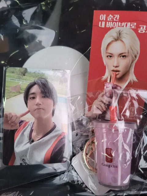 Selling Stray Kids Gong Cha Collaboration + one photocard.
