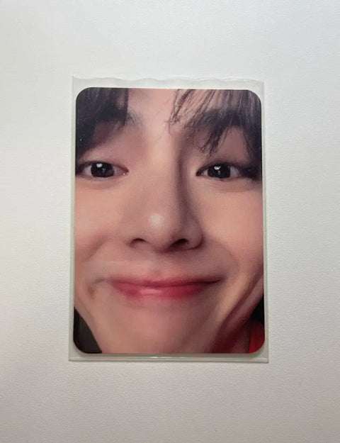 BTS V Kim Taehyung close-up photocard