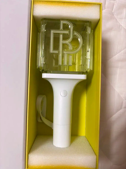 Selling NCT Dream's new light stick.