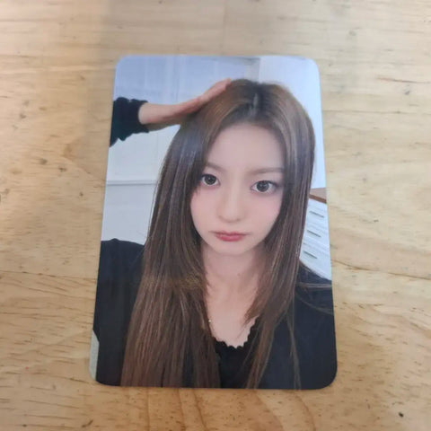 Selling fromis_9 Nakyung photocard.
