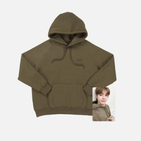 Rise hoodie Jung Sungchan version, including photocard