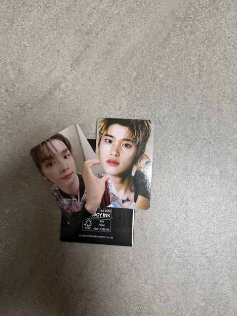 Rise hoodie Jung Sungchan version, including photocard