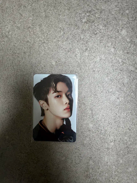 Rise hoodie Jung Sungchan version, including photocard