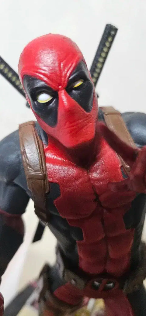 Diamond Select Taco Truck Deadpool Action Figure