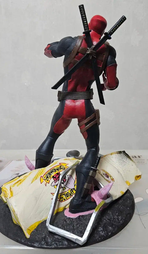 Diamond Select Taco Truck Deadpool Action Figure