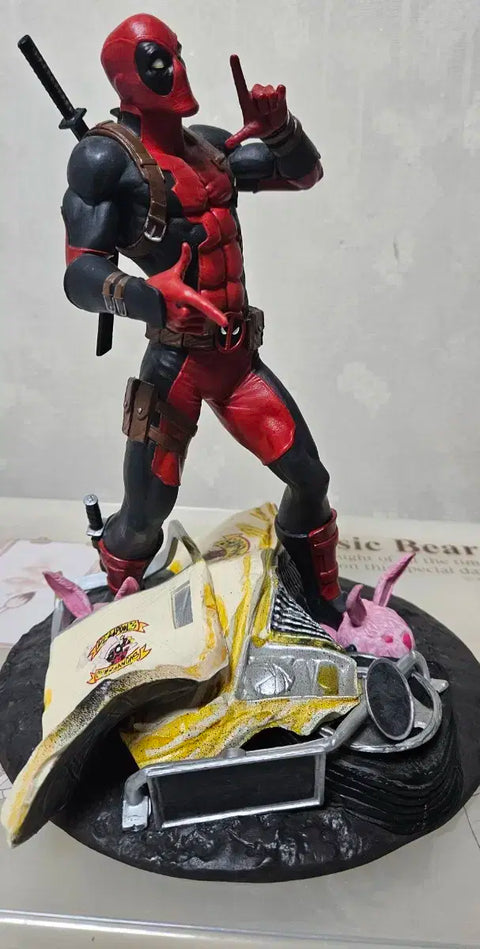 Diamond Select Taco Truck Deadpool Action Figure