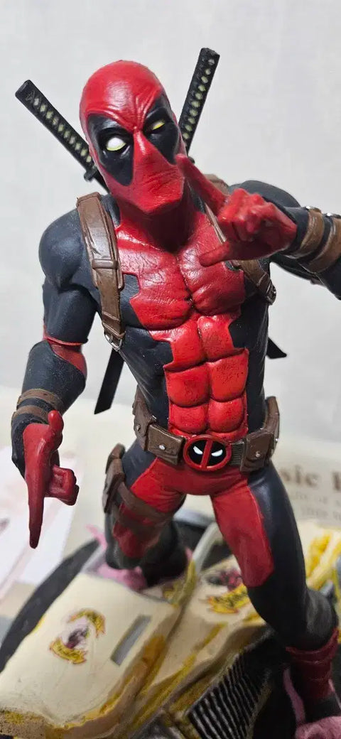Diamond Select Taco Truck Deadpool Action Figure